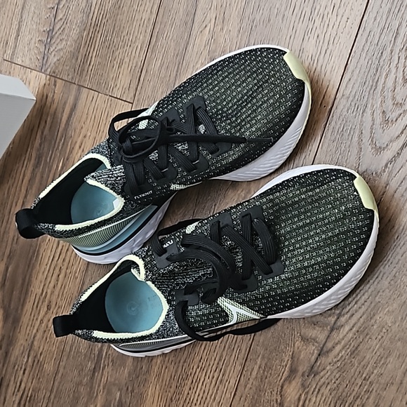 Nike womens infinity react black yellow and green size 8.5 - Picture 1 of 6
